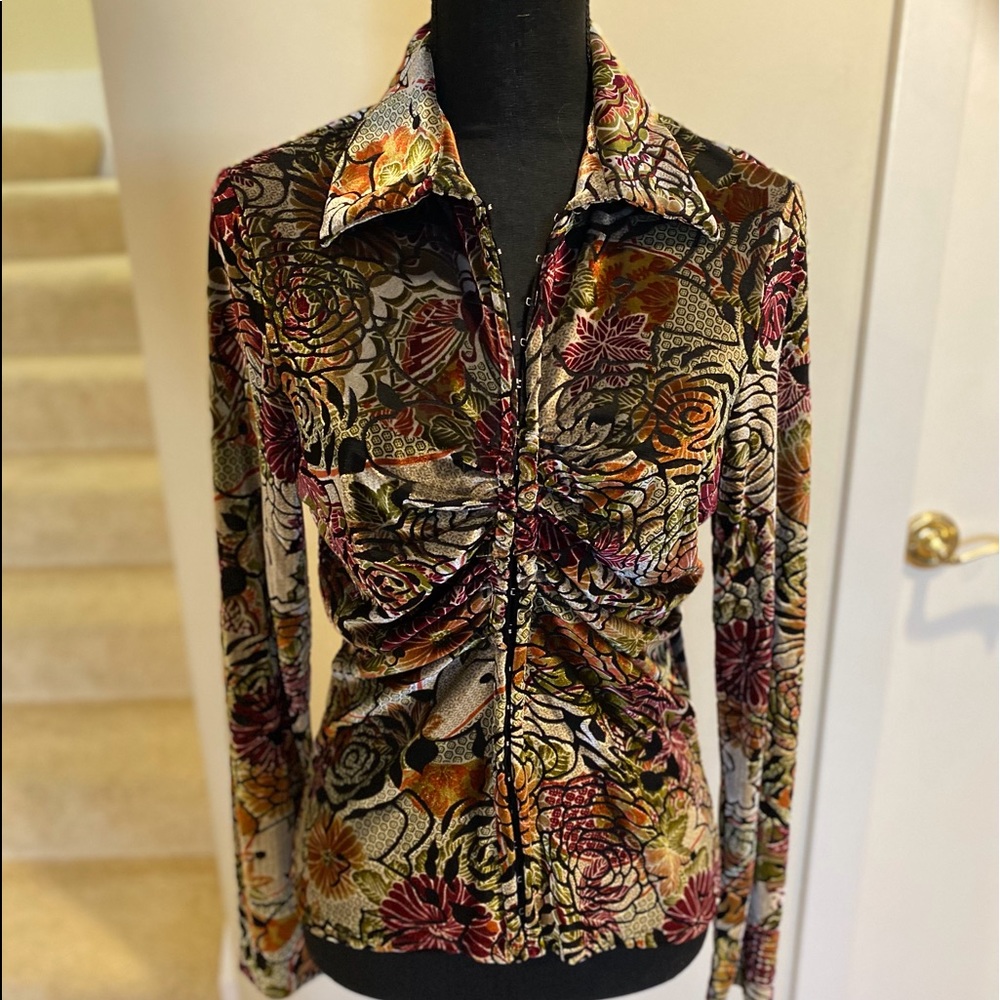 Bohemian, artsy, printed long sleeve top in excellent condition. Size L.